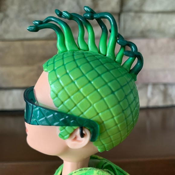 Monster High Deuce Gorgon Scaris City of Frights 2012 Retired Doll - Picture 6 of 10